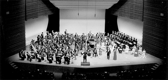 ラヴェル:オペラ『子供と魔法』写真